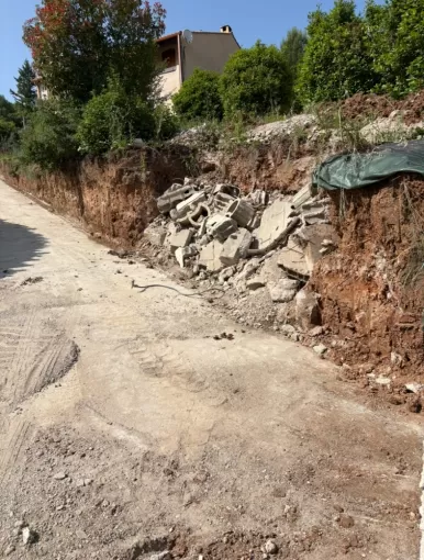 Démolition de mur de soutènement à Puygouzon, Albi, Martins Terrassement