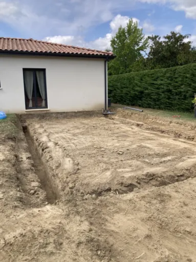 Terrassement de plateforme et fondations pour agrandissement de maison individuelle, Albi, Martins Terrassement