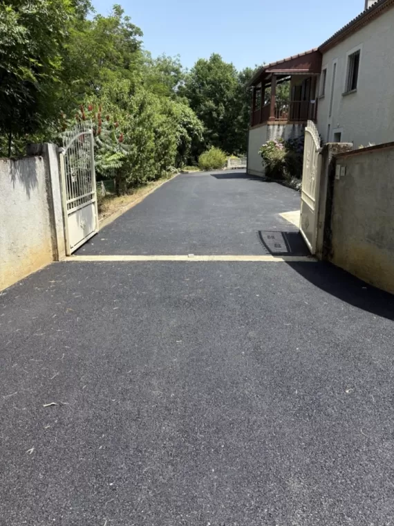 Création d’un Parking Privé en Enrobé : Un Projet Clé en Main avec Martins Terrassement à Albi, Albi, Martins Terrassement